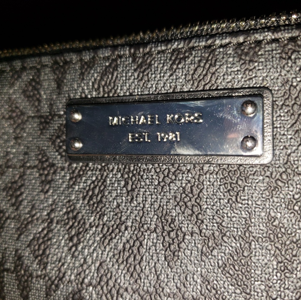 Michael Kors wristlet/wallett